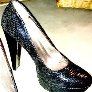NEW Calvin Klein pumps “Carley” color black Sz 6